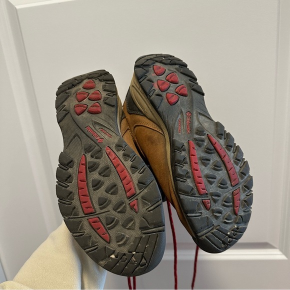 Columbia Newton Hiking Boots - Picture 5 of 7